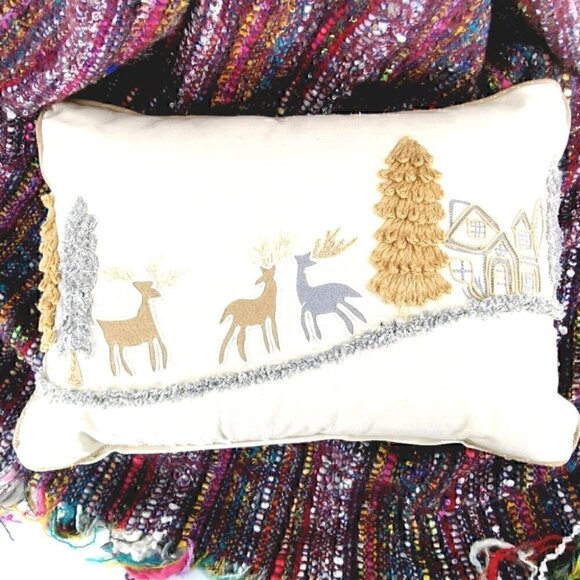 Winter Wonderland EUC White Glittery Accent Pillow - Picture 3 of 10